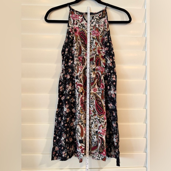 C&V Chelsea & Violet Cream Floral Paisley Mini Dress with Black Side Panels - Picture 6 of 6